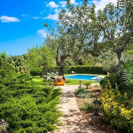 Villa 3 Bedroom Villa With Private Pool, 10 Minutes To Pollensa *