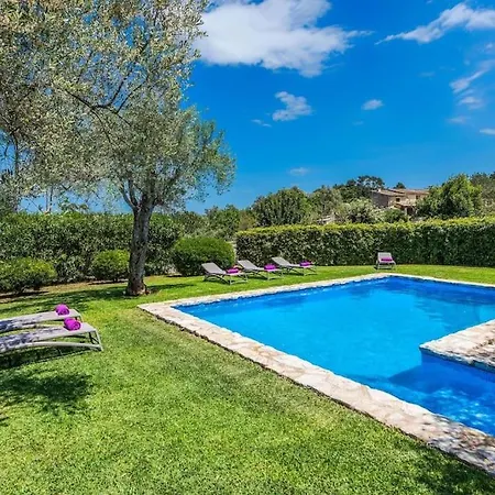 Villa 3 Bedroom Villa With Private Pool, 10 Minutes To Pollensa *