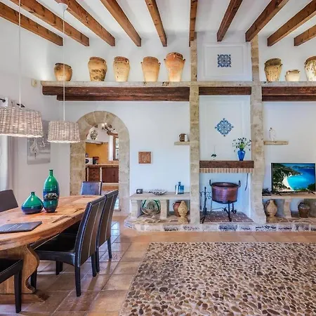 3 Bedroom Villa With Private Pool, 10 Minutes To Pollensa *