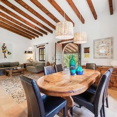 3 Bedroom Villa With Private Pool, 10 Minutes To Pollensa Pollenca