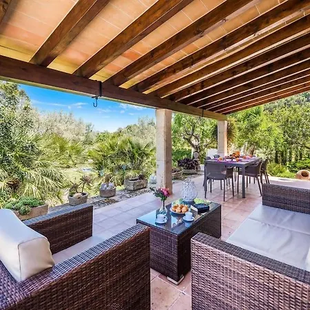Villa 3 Bedroom Villa With Private Pool, 10 Minutes To Pollensa