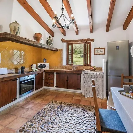 Villa 3 Bedroom Villa With Private Pool, 10 Minutes To Pollensa *